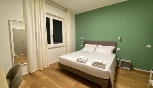 Deluxe Double Room (2 Adults + 1 Child)