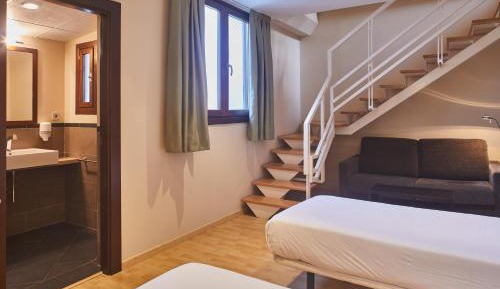 Duplex Quadruple Room