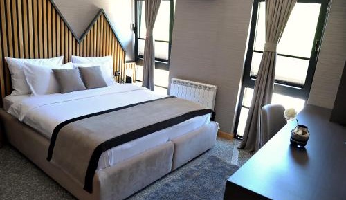 Superior King Suite