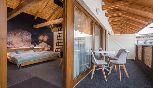 Apartment with Balcony