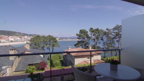 Double or Twin Room with Sea view (2 Adults + 1 Child )