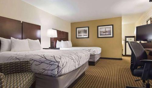 Queen Room with Two Queen Beds - Non-Smoking