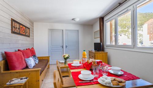 One-Bedroom Apartment (4 Adults)
