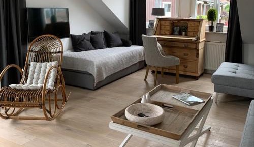 Apartment with Mountain View