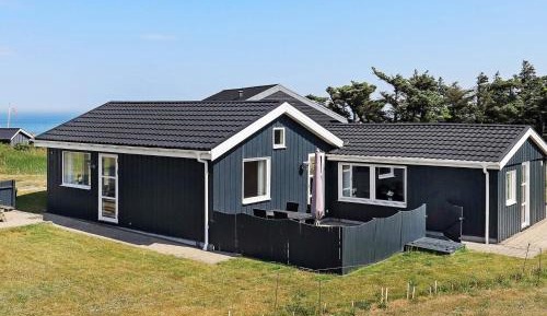 Three-Bedroom Holiday Home 