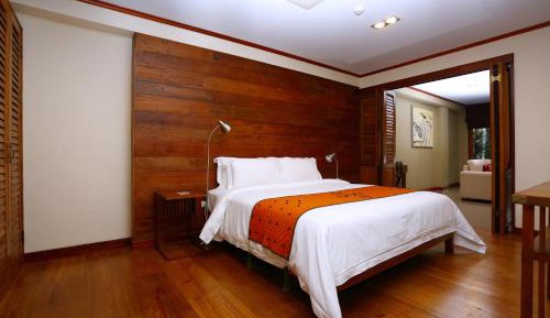 Superior One-Bedroom Apartment