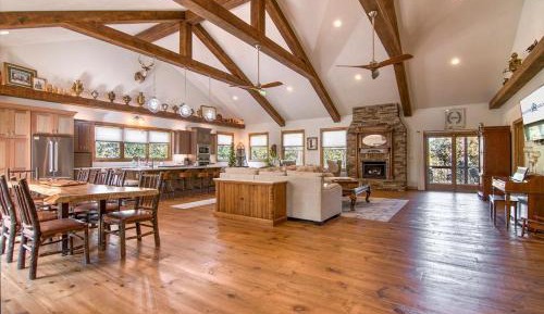 Two-Bedroom Holiday Home