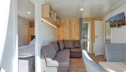 One-Bedroom Holiday Home