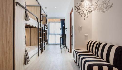 6-Bed Mixed Dormitory Room