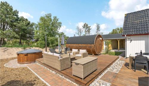 Three-Bedroom Holiday Home 