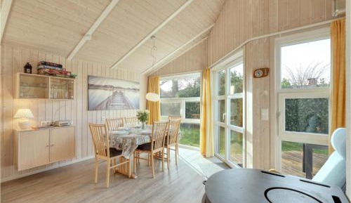 Three-Bedroom Holiday Home 