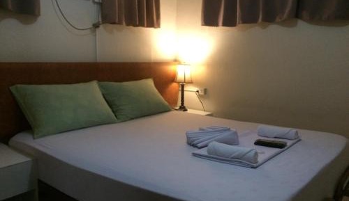 Standard Queen Room