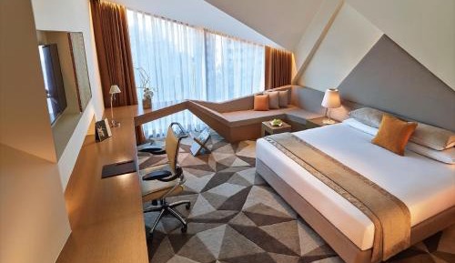 Deluxe Room City View King Bed