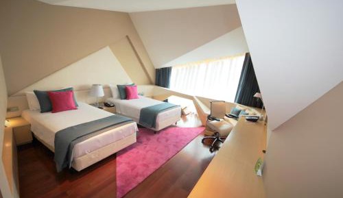 Deluxe Room City View Twin Bed