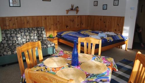 Apartment (4 Adults)