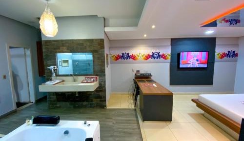 Suite with Hot Tub