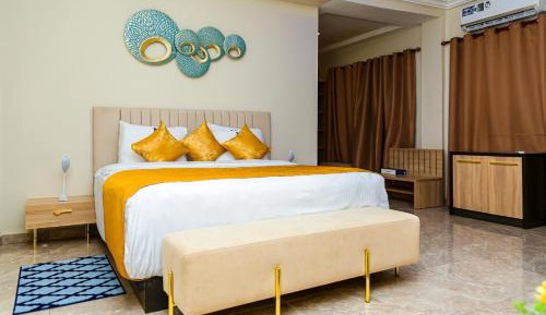 Suite with Pool View