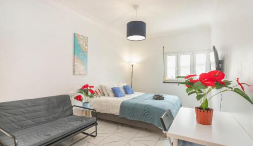 Basic Triple Room with Shared Bathroom