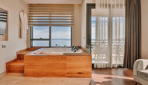 Suvva Suite With Jacuzzi