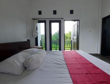 King Room with Balcony