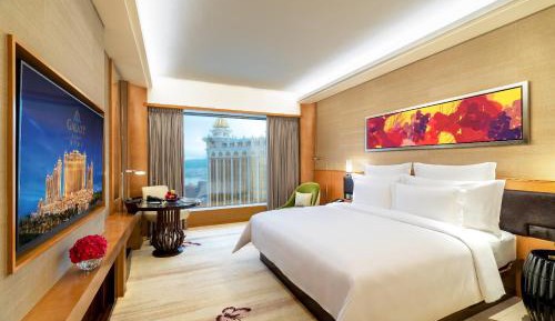 Deluxe King Room