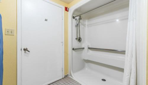 King Room - Disability Access/Non-Smoking