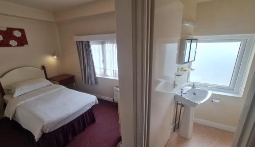 Single Room with Street View