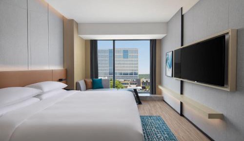 Executive One-Bedroom King Suite - Executive Level