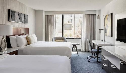 Queen Room with Two Queen Beds and Courtyard View