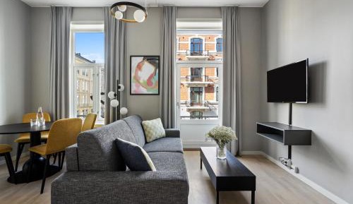 1 Bedroom Apartment with Balcony and Sofa Bed