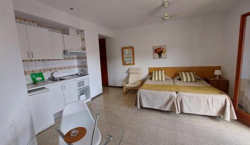 Studio (2 Adults)