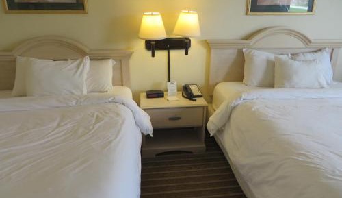 Queen Room with Two Queen Beds - Non-Smoking
