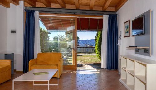 Superior One-Bedroom Apartment with Garden View