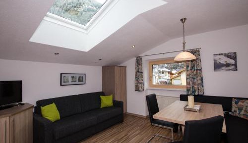One-Bedroom Apartment with Balcony