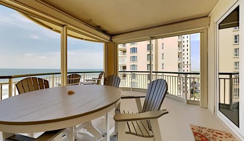 Three-Bedroom Apartment with Ocean View