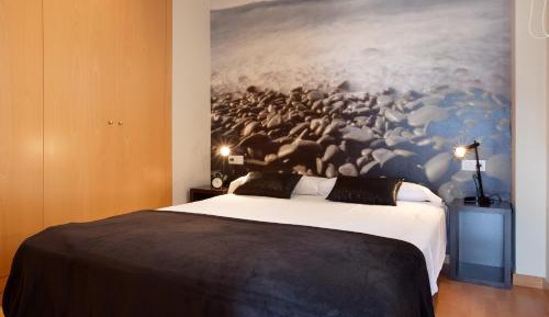 One-Bedroom Apartment with Terrace
