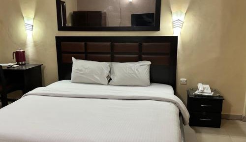 Deluxe Queen Room