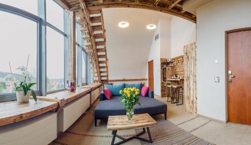 Apartment with Garden View