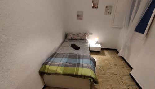 Standard Single Room with Shared Bathroom
