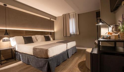 Double Room for Single Use
