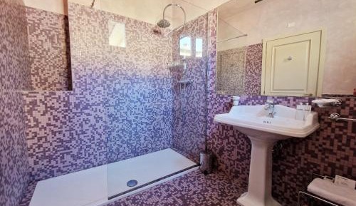 Double or Twin Room with Private Bathroom