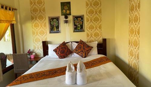 Queen Room with Garden View