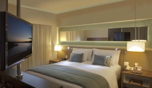 Business Class Queen Room