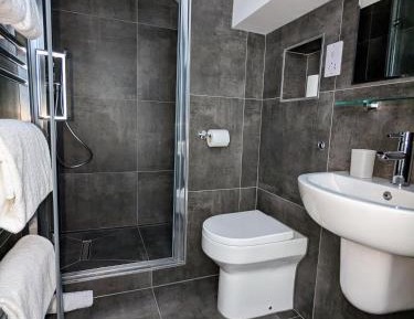 Deluxe Double Room with Side Sea View