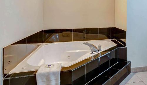 Deluxe Queen Room with Two Queen Beds