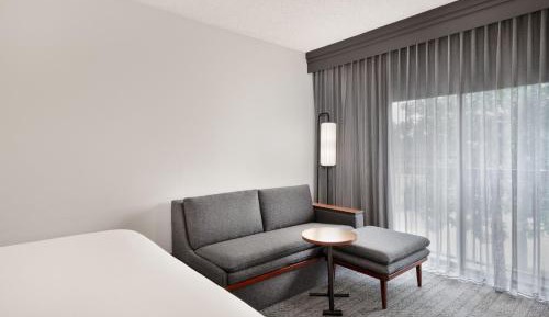 Executive King Room with Courtyard View