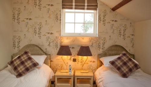 Twin Room with Private Bathroom