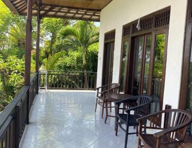 Family Room with Garden View