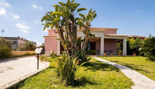 Villa with Garden View