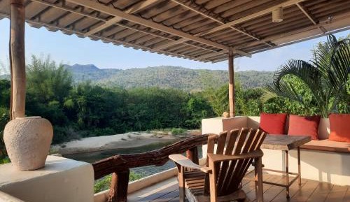 One-Bedroom House with River view
